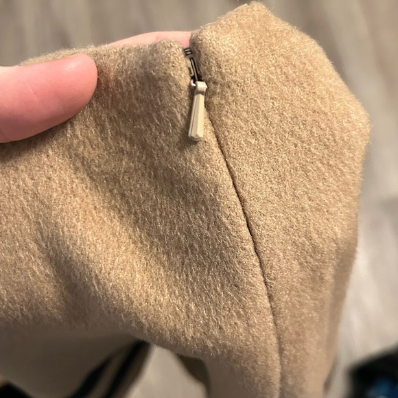 J Mclaughlin Wool Stripe Skirt size 6 Black and Tan - Picture 4 of 6